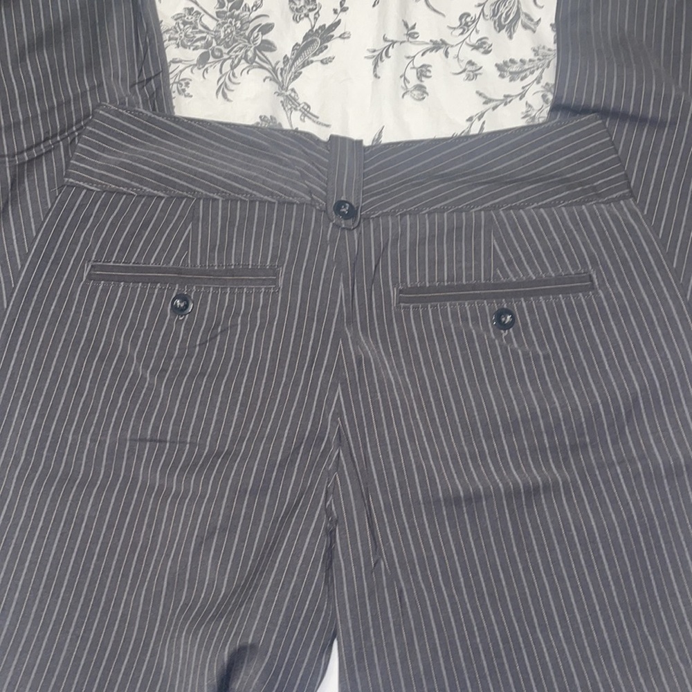 Old Navy Stretch Dress Pants - 6 - Picture 4 of 4